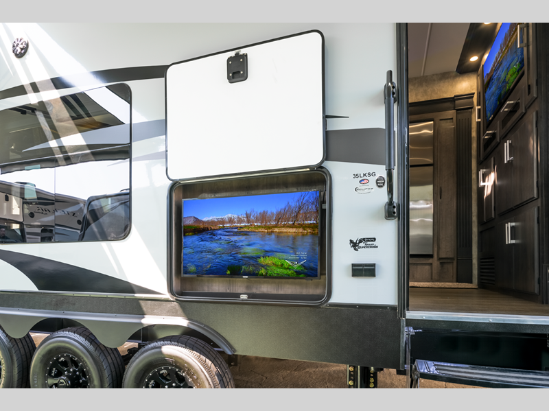 Kick Off the Season! RV Tips for Tailgating Best RV Center