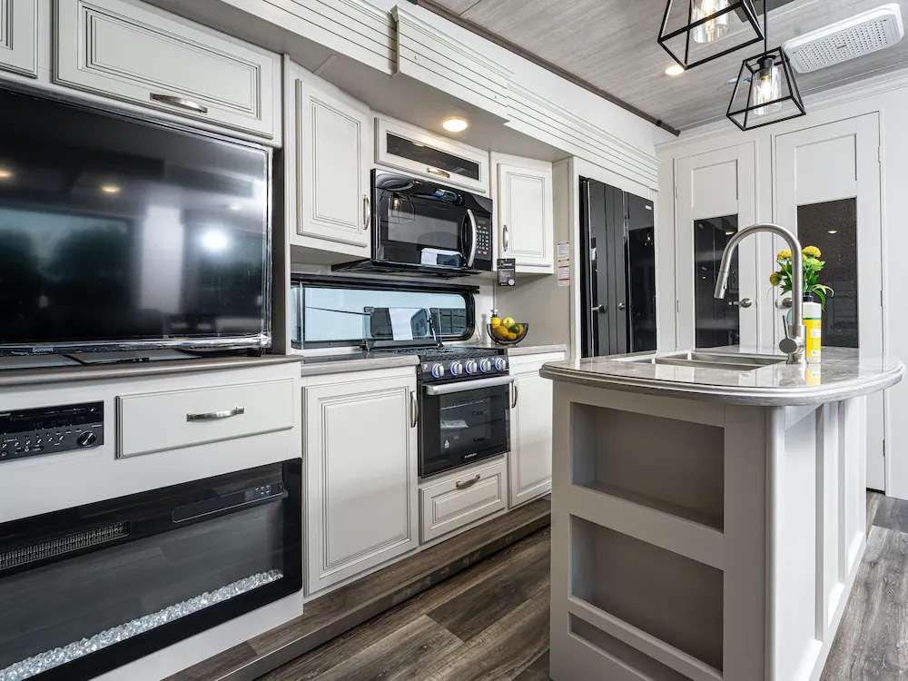 Interior of Cougar 5th wheel