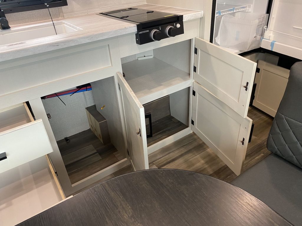 Go Play 19BH kitchen drawers