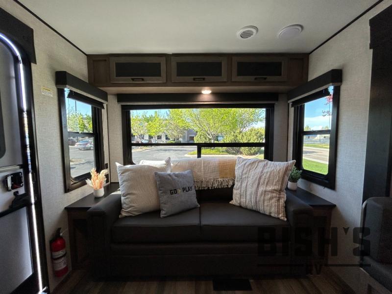 Go Play 26RLS Tri-Fold Sofa