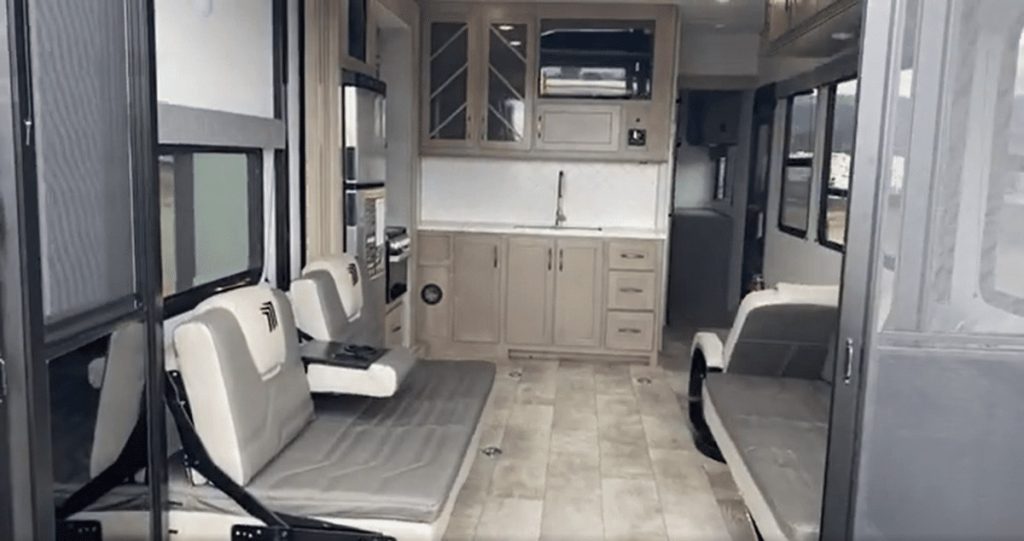 2023 Momentum 25G garage seating