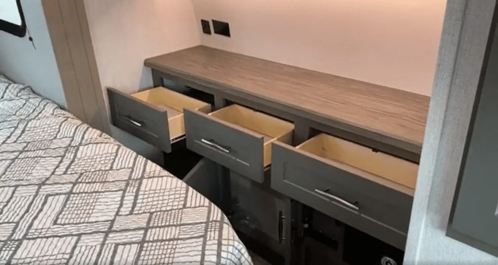 2023 Momentum 25G bedroom storage