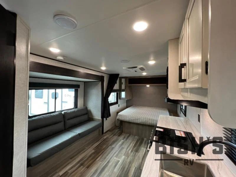 Wayfinder Go Play 20FBS Interior