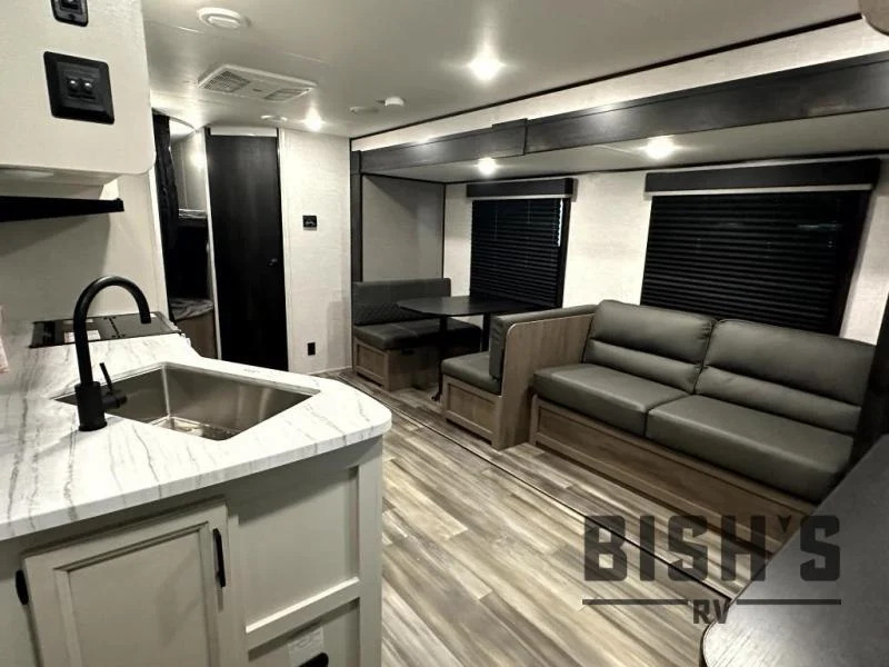 Wayfinder Go Play 26BHS Interior