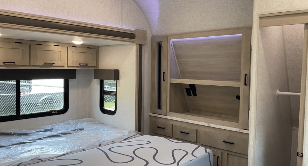 Alta 2870KTH Toy Hauler bedroom