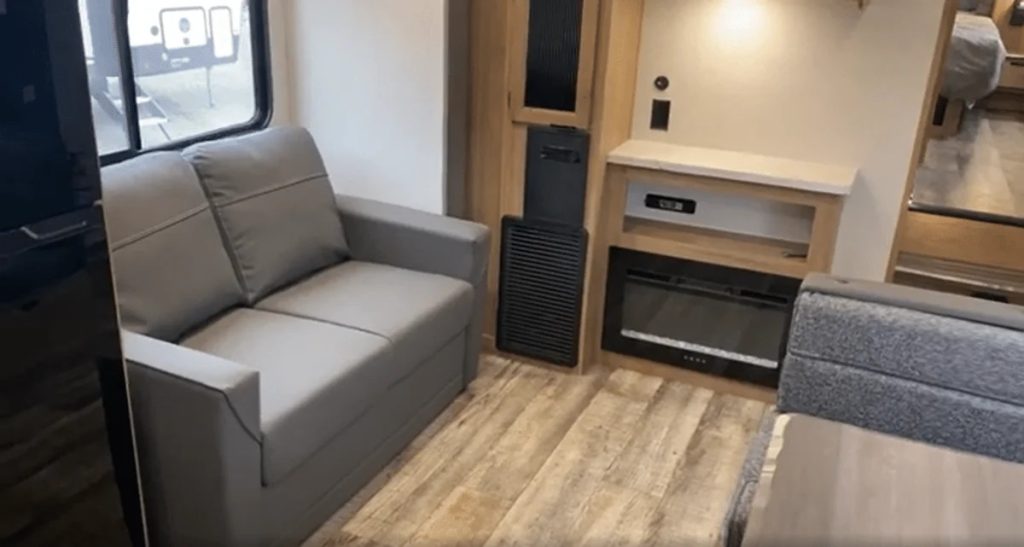 2024 Arctic Wolf 23MLE Sofa