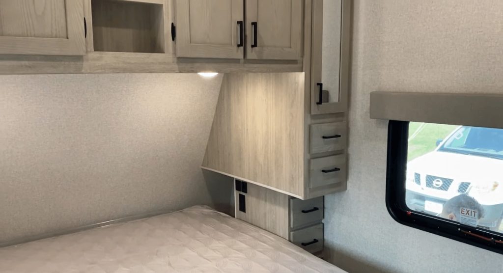 Alta Xtreme 3100KXT bedroom