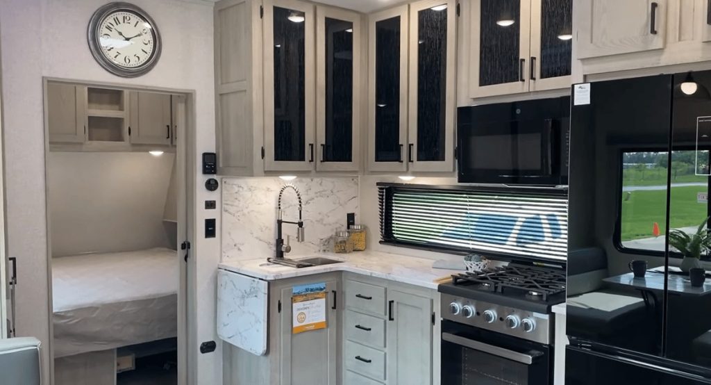 Alta Xtreme 3100KXT ktichen