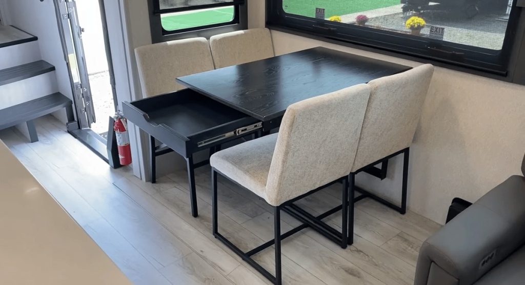Ahara 325RL Fifth Wheel dinette