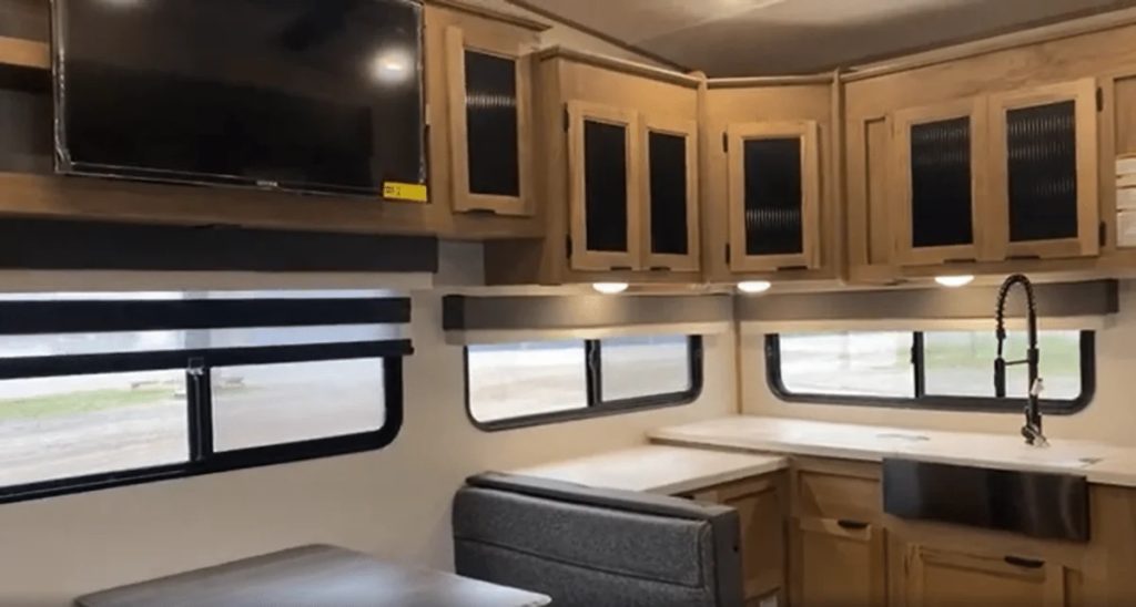 2024 Arctic Wolf 23MLE TV