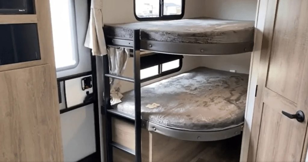 2023 Grand Design Imagine 2800BH Travel Trailer Bunks