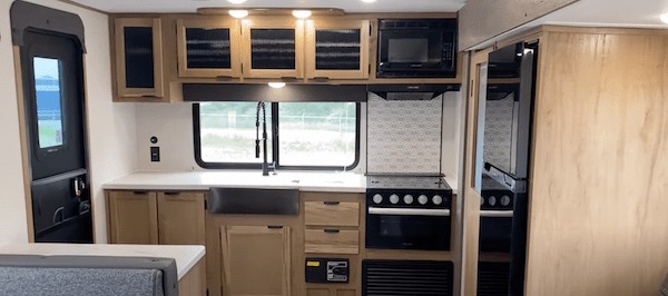 Alpha Wolf 23LDE kitchen