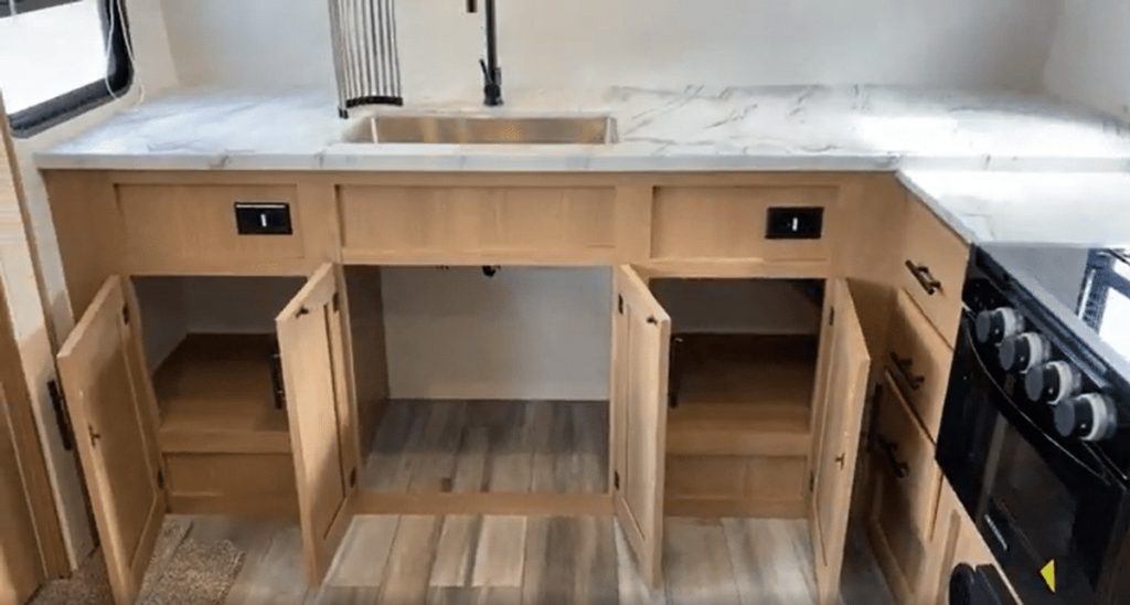 Avenger 24FKS kitchen sink