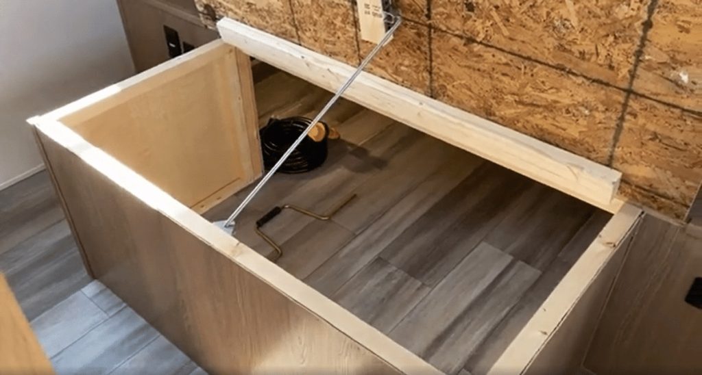 Avenger 24FKS storage