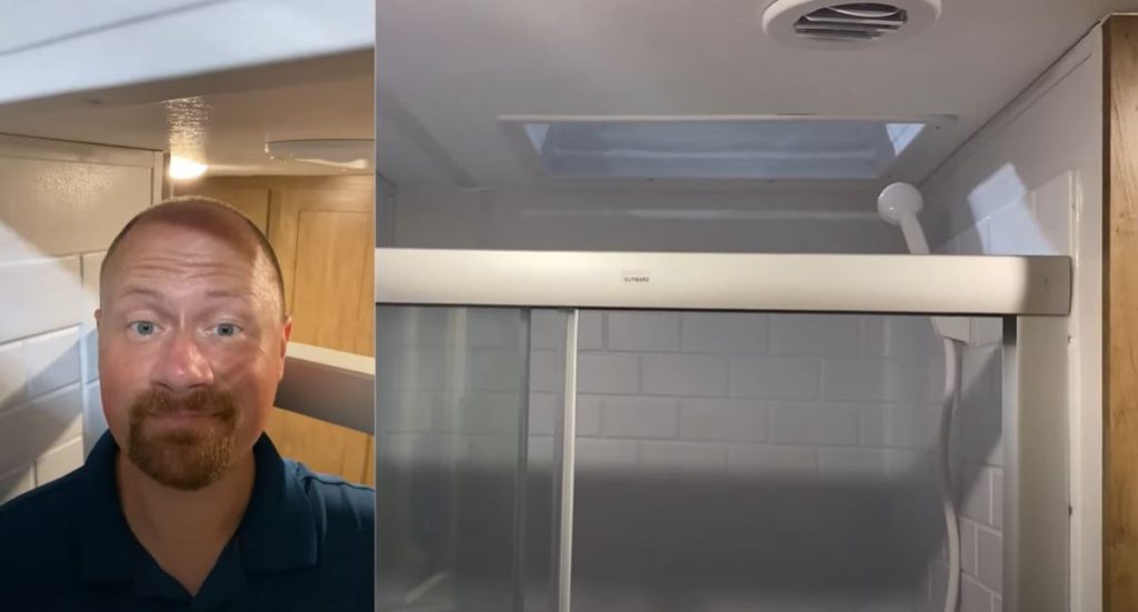 Freedom Express 298FDS Shower