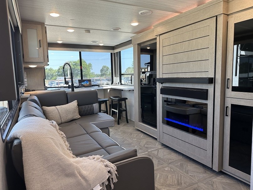 Salem 24VIEW Travel Trailer Interior