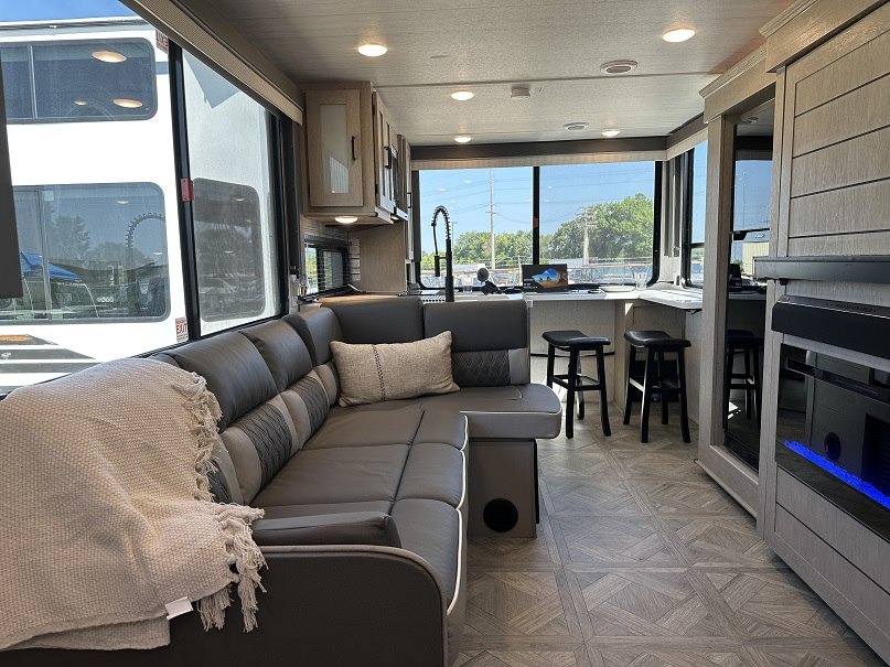 Salem 24VIEW Travel Trailer Interior