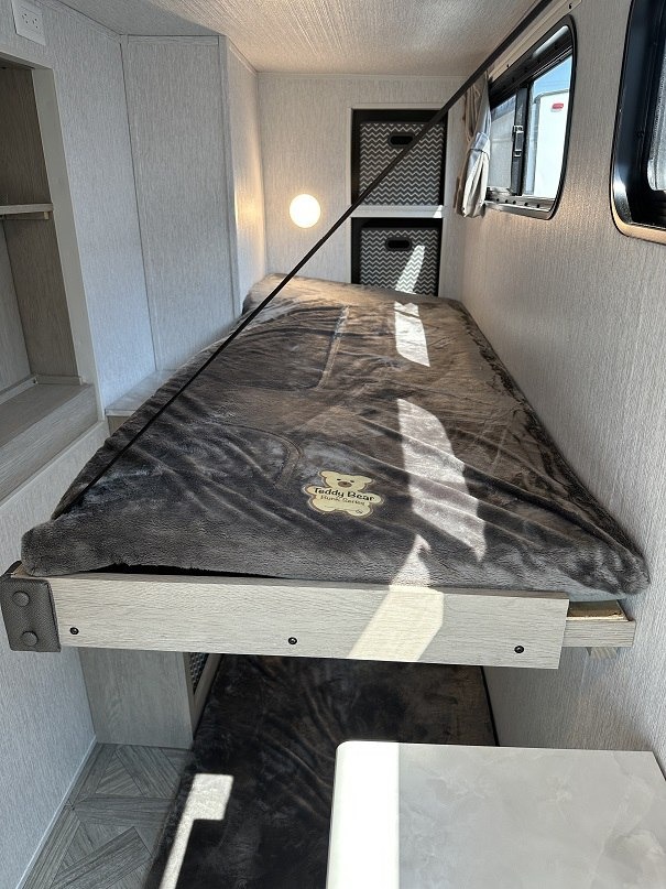 Salem 29VIEW Travel Trailer Interior