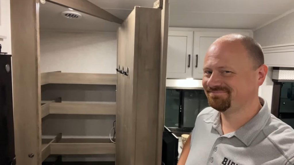 Jayco Eagle HT 26RE pantry