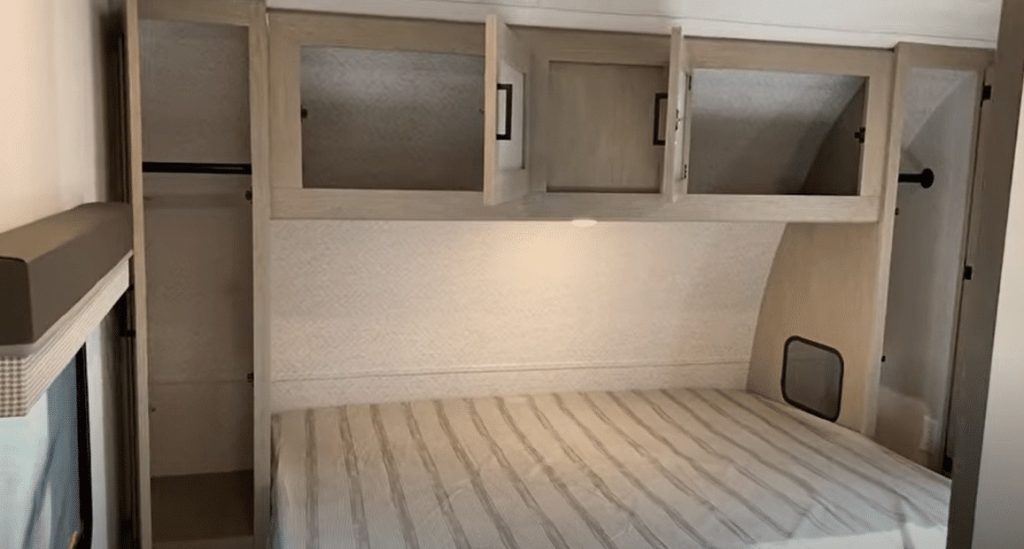 22rbs bedroom storage