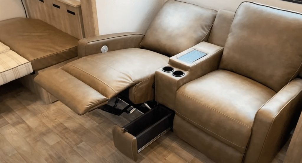 Keystone Arcadia 253SLRD theatre seating