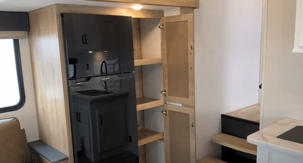 Keystone Arcadia 253SLRD kitchen cabinets