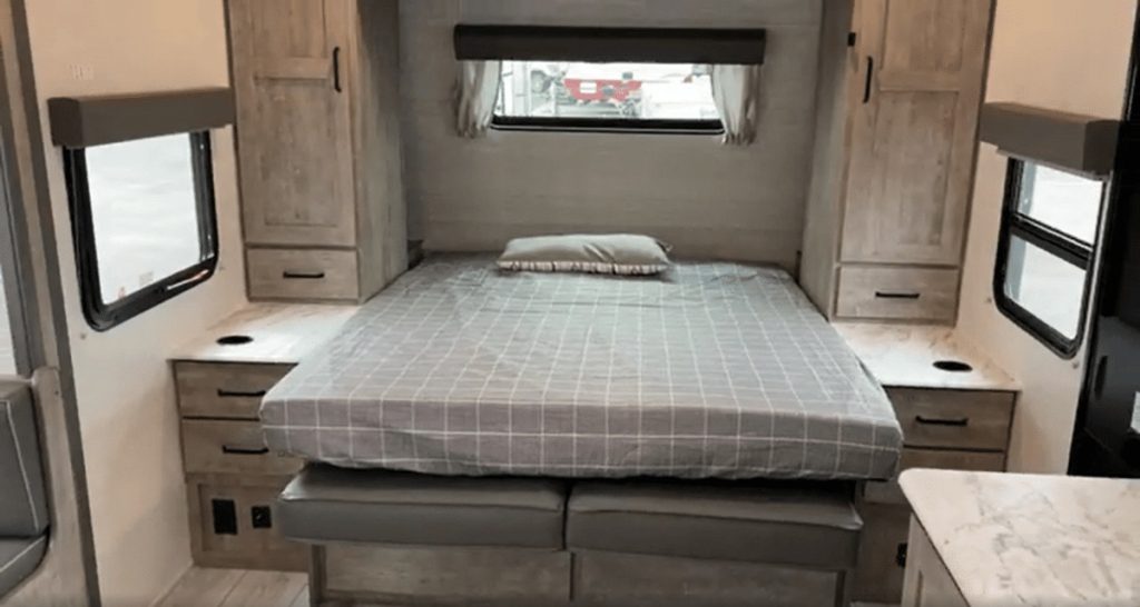 Surveyor 203RKLE bed