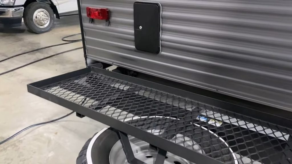 2024 Catalina 243RBS exterior