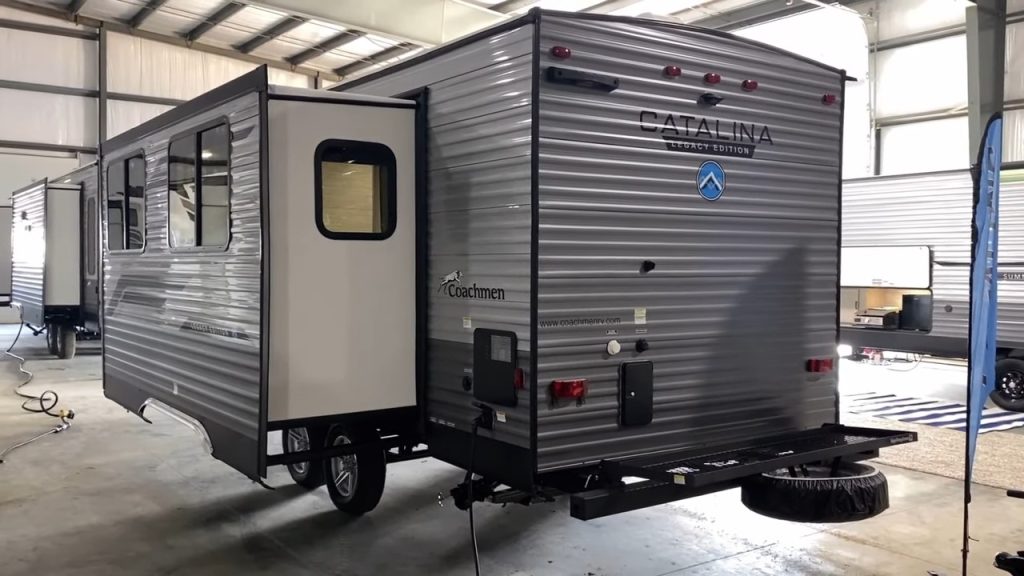 2024 Catalina 243RBS exterior