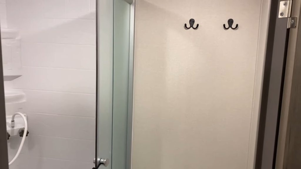 2024 Catalina 243RBS bathroom