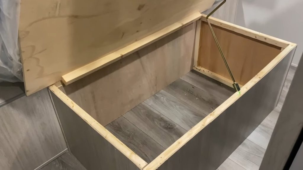 2024 Catalina 243RBS bedroom