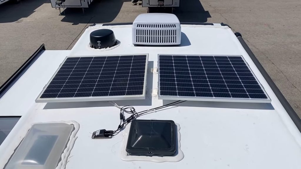 2024 Fuzion 425 Fifth Wheel exterior