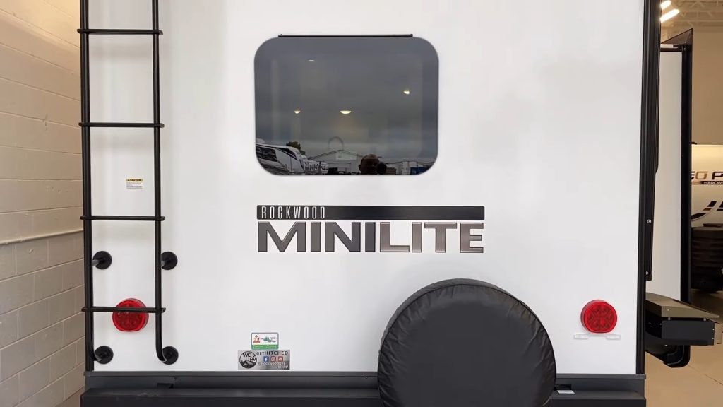 2024 Rockwood 2518S ladder