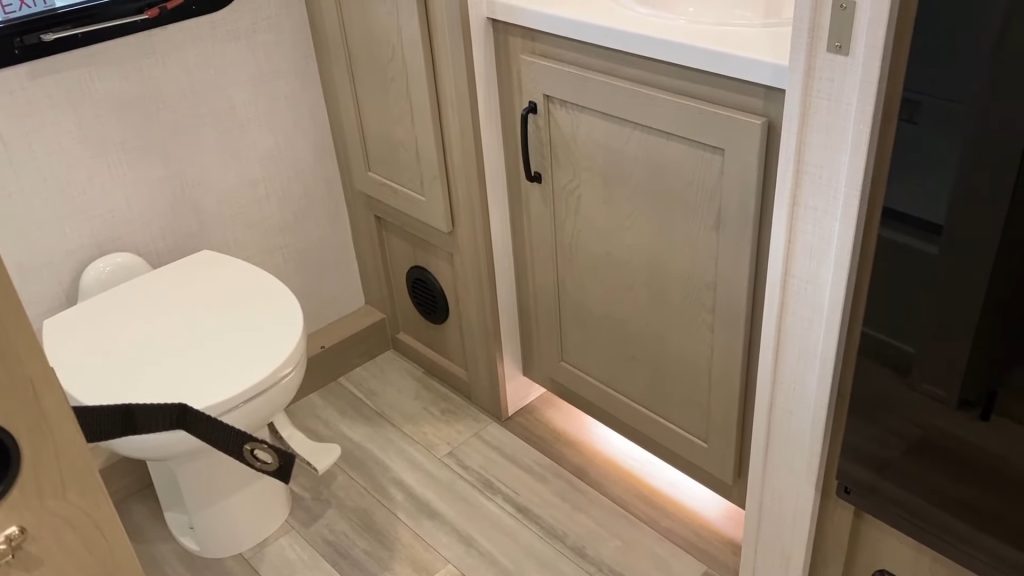 2024 Rockwood 2518S toilet