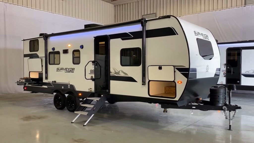 260BHLE-campside-exterior