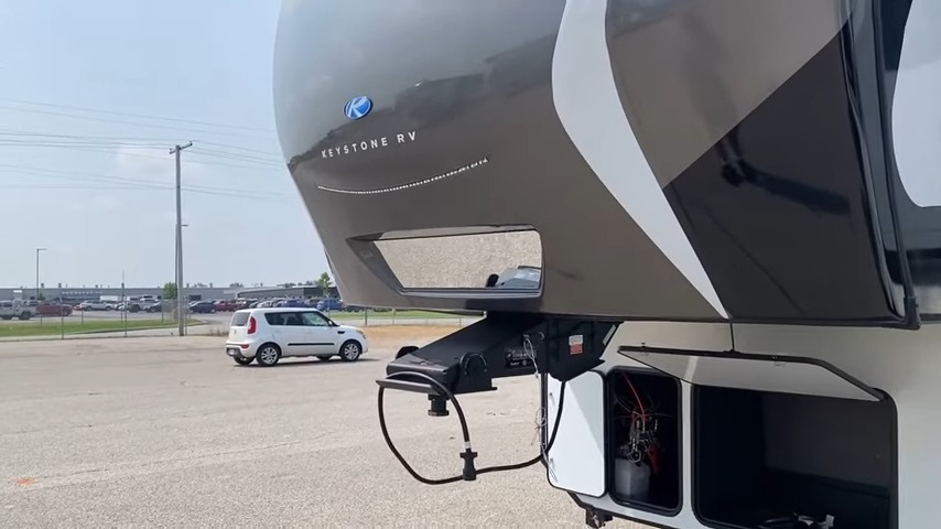 2024 Alpine 390DS Fifth Wheel Trailer exterior