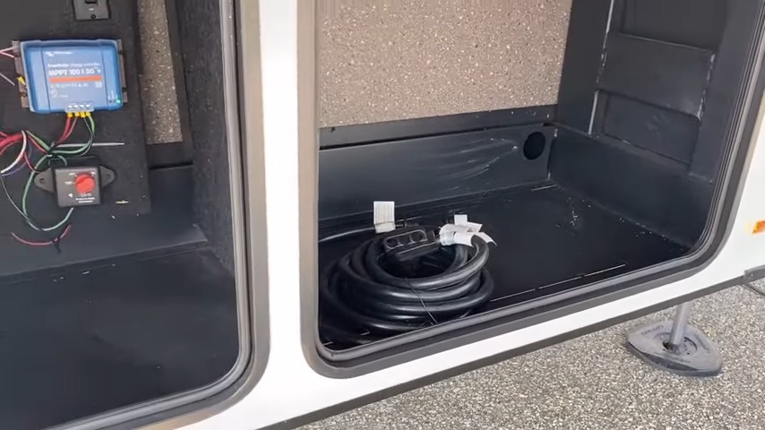 2024 Alpine 390DS Fifth Wheel Trailer exterior