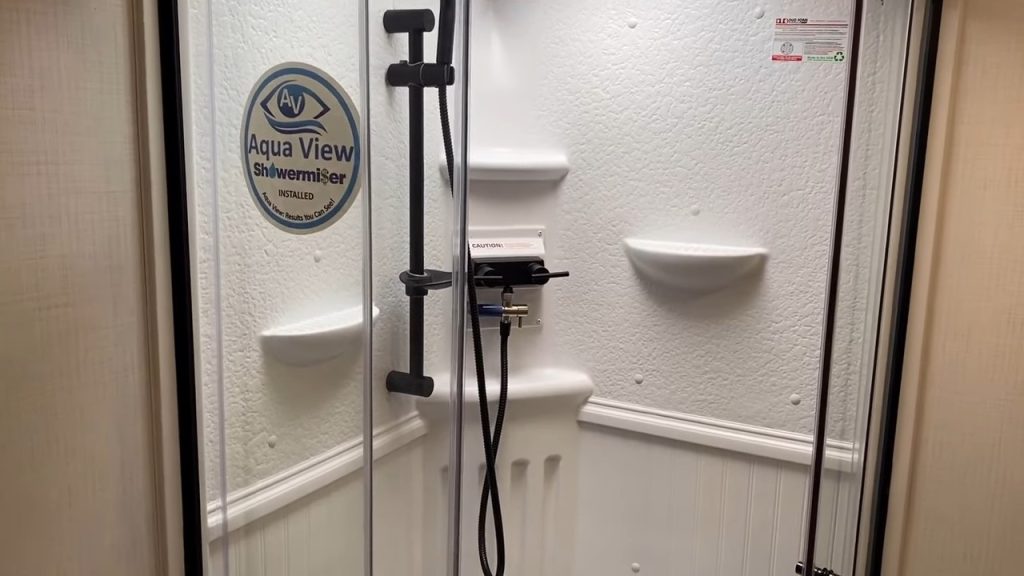 2024 Rockwood & Flagstaff 373BH bathroom