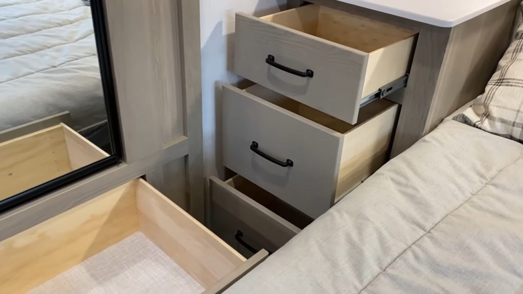 2024 Rockwood & Flagstaff 373BH bedroom