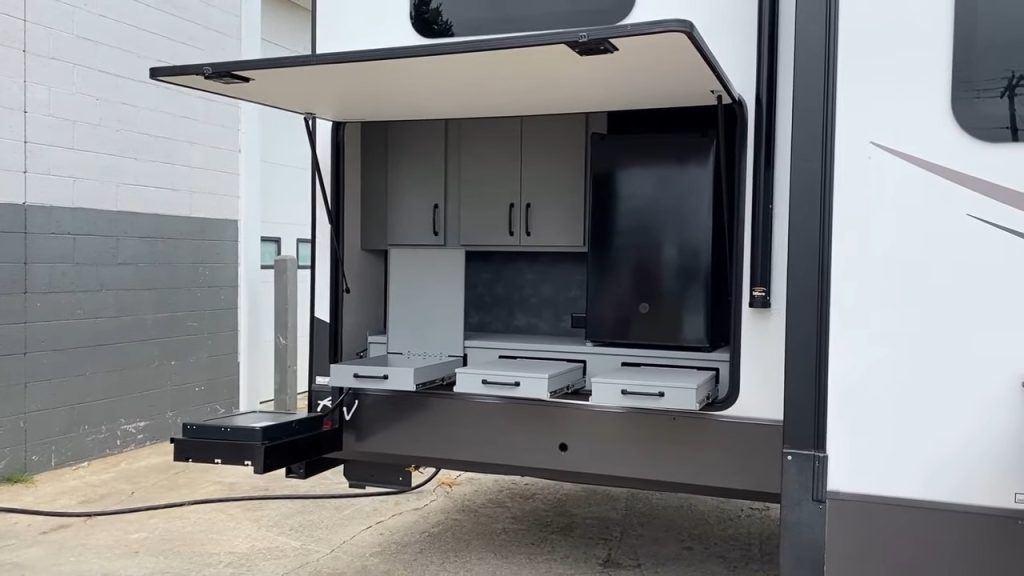 2024 Rockwood & Flagstaff 373BH exterior