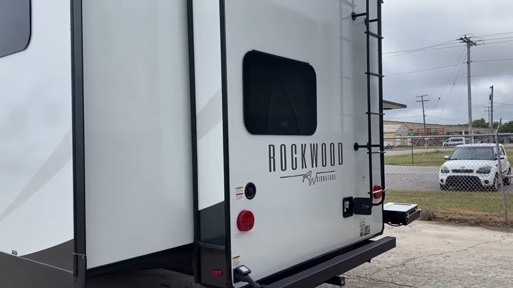 2024 Rockwood & Flagstaff 373BH exterior