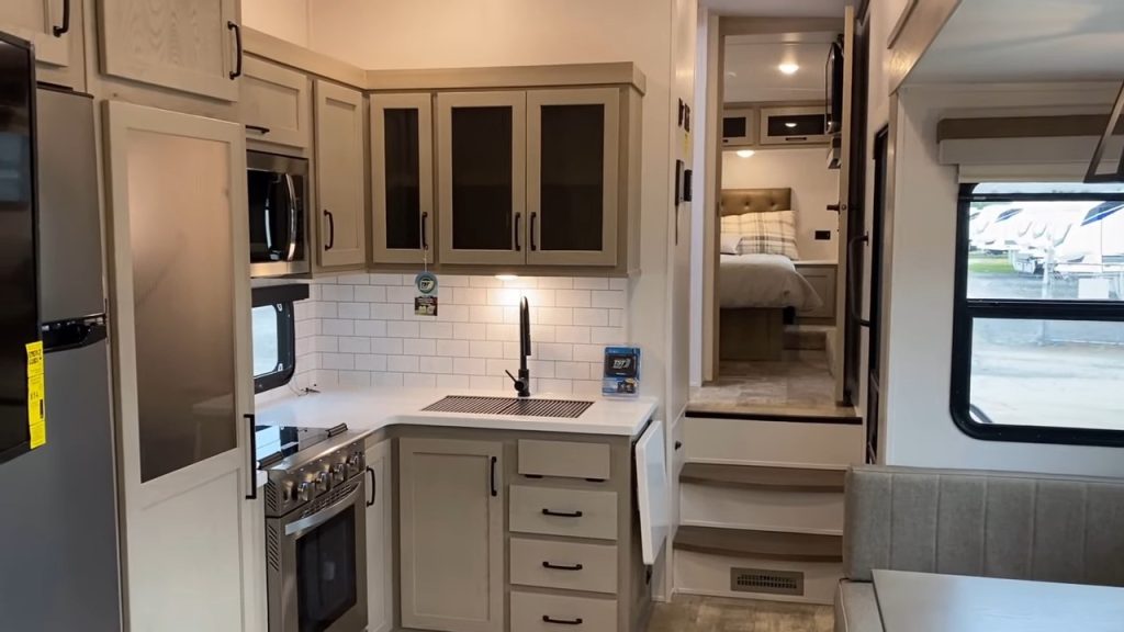 2024 Rockwood & Flagstaff 373BH kitchen