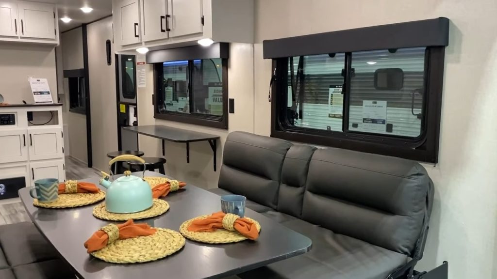 go play 263th rear living