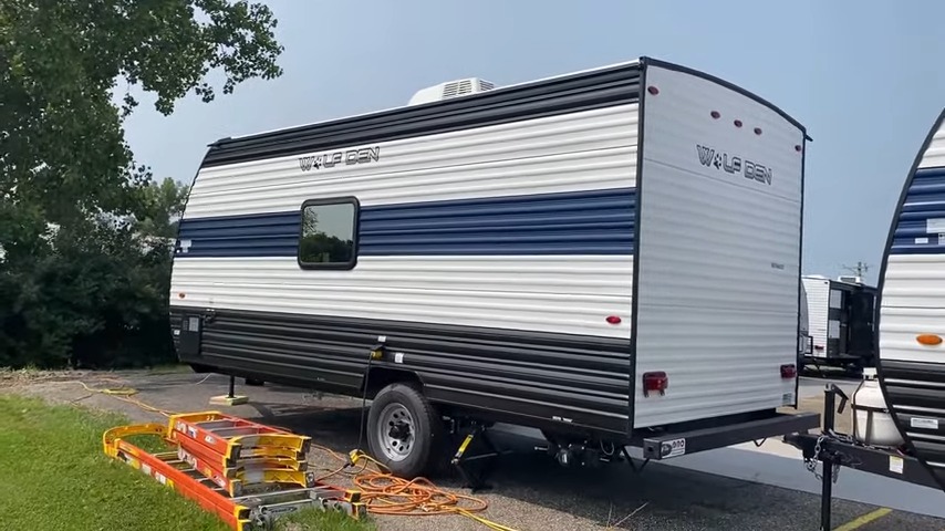 2024 Wolf Den 16EV exterior