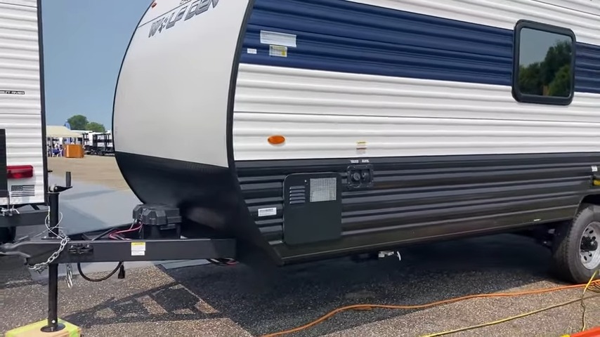 2024 Wolf Den 16EV exterior