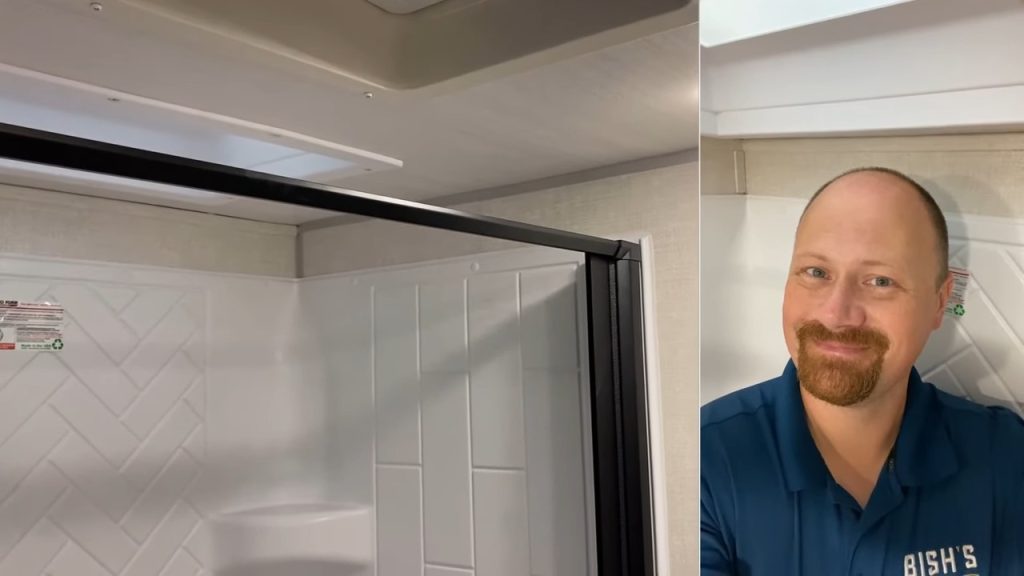 2024 Surveyor 203RKLE bathroom