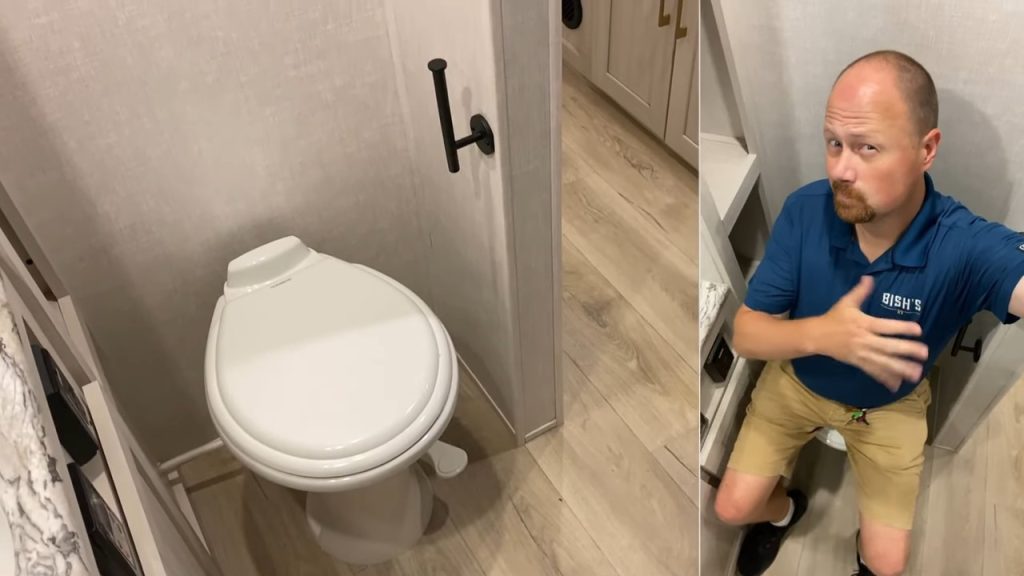 2024 Surveyor 203RKLE bathroom