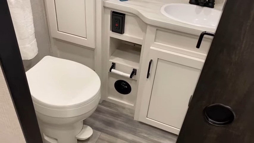 2024 Jay Feather 21MML bathroom