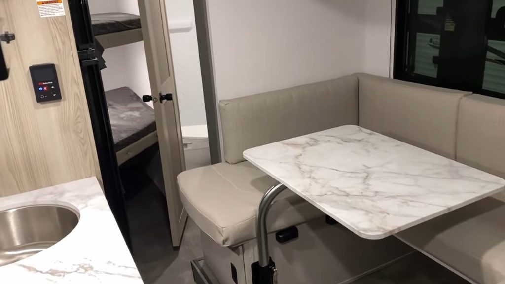 2024 FSX 178BHSK road mode