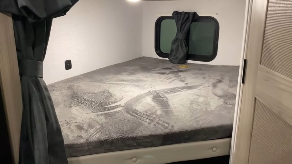 2024 FSX 178BHSK bunks